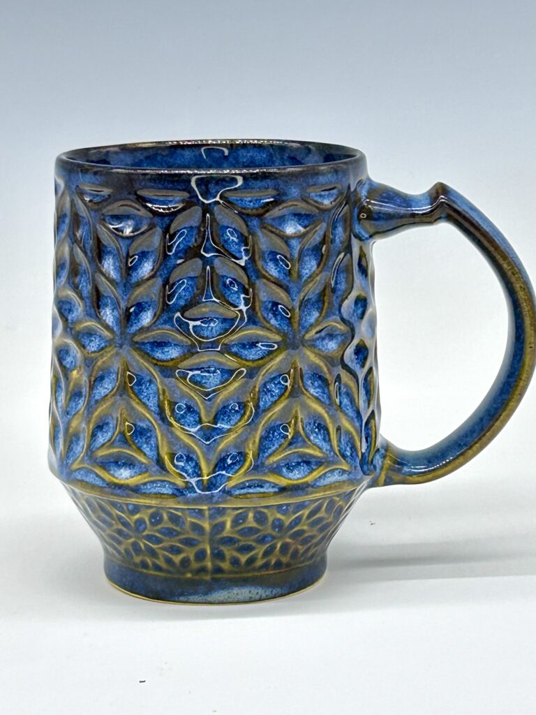 Golden Tide geometric mug